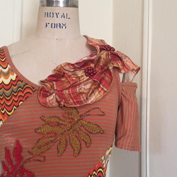 Save The Queen Plaid Ruffle Cold Shoulder Top xl - Picture 4 of 12